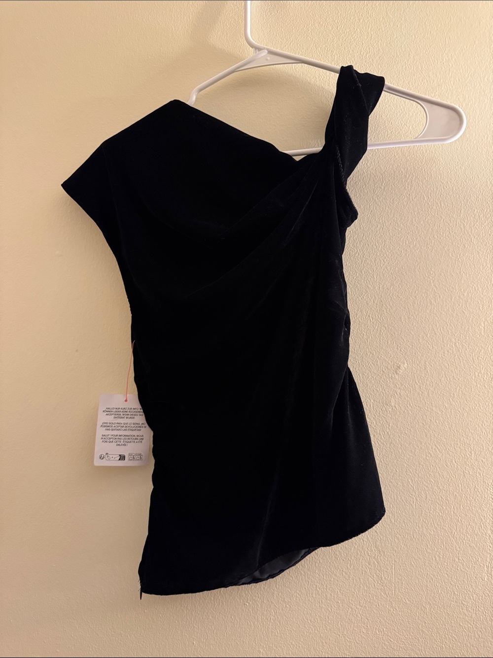 TOPSHOP Twist One Shoulder Velvet Top - Picture 4 of 6